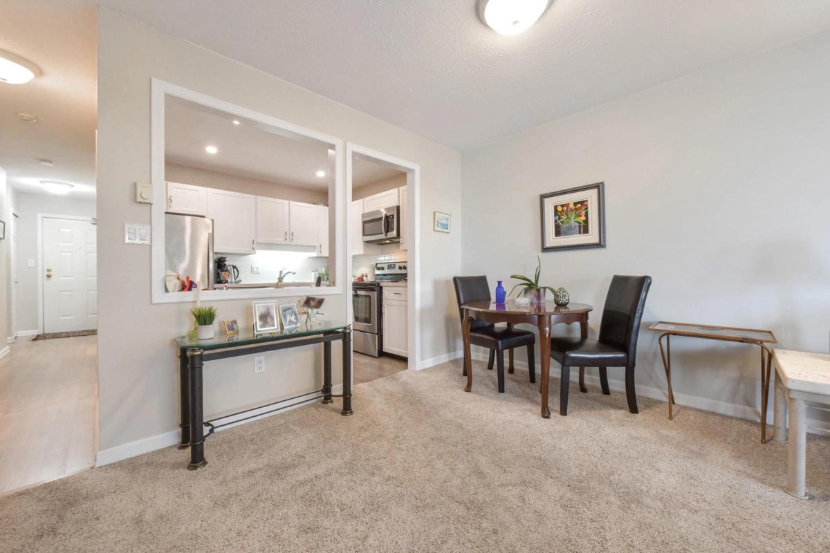 Primary Bedroom Photo of 303 15130 Roper Avenue, White Rock, BC