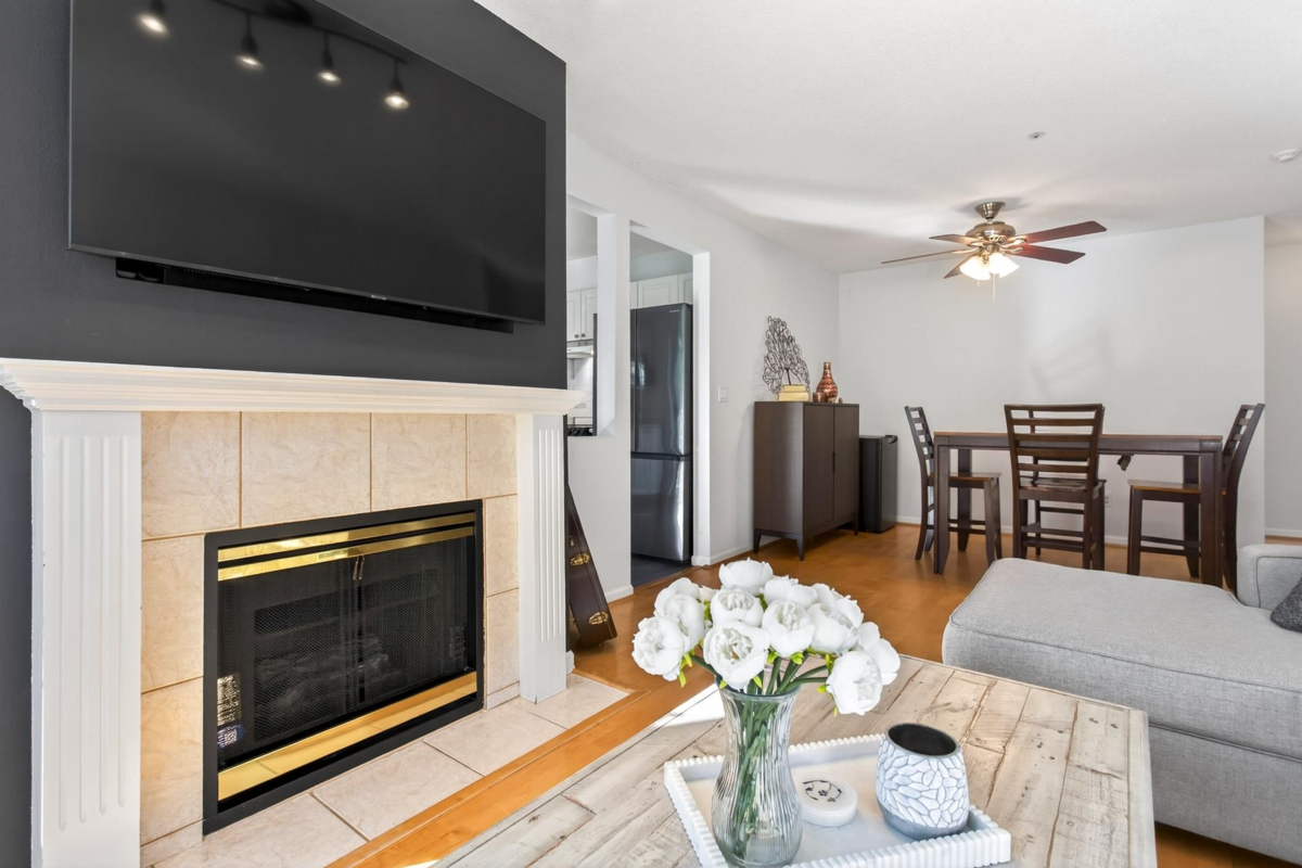 Breakfast Nook Photo of 218 2678 Dixon Street, Port Coquitlam, BC