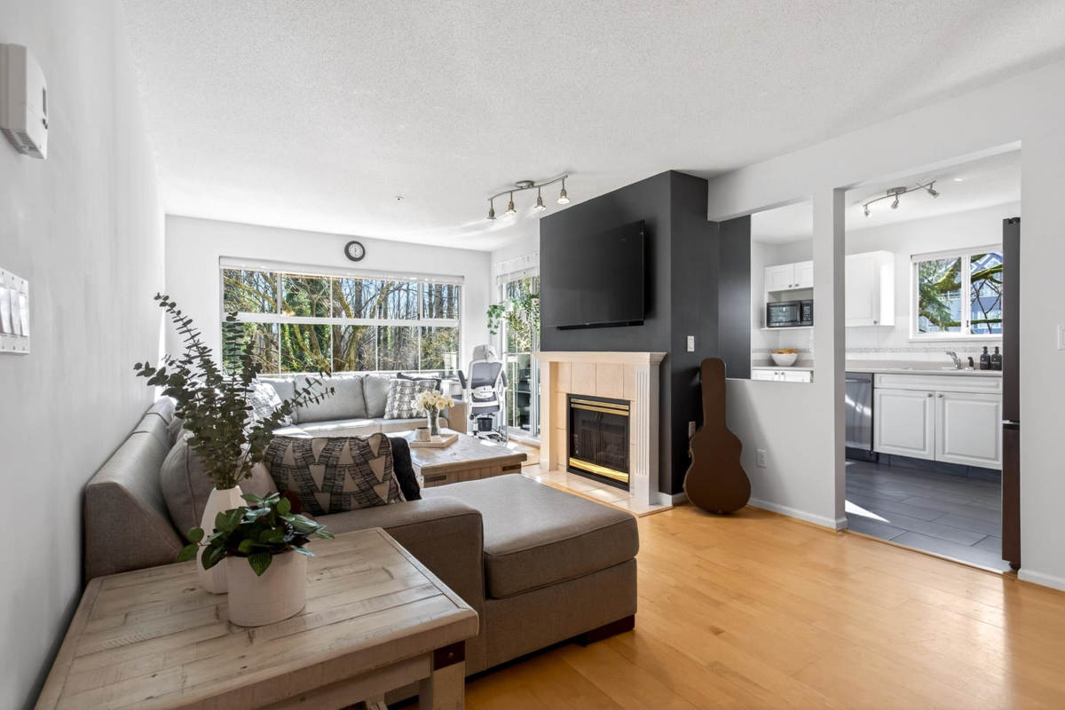 Family Room Photo of 218 2678 Dixon Street, Port Coquitlam, BC