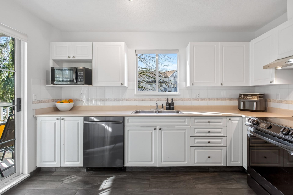 Walk-In Closet Photo of 218 2678 Dixon Street, Port Coquitlam, BC