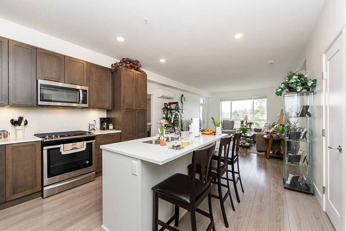 Dining Area Photo of 309 22087 49 Avenue, Langley, BC