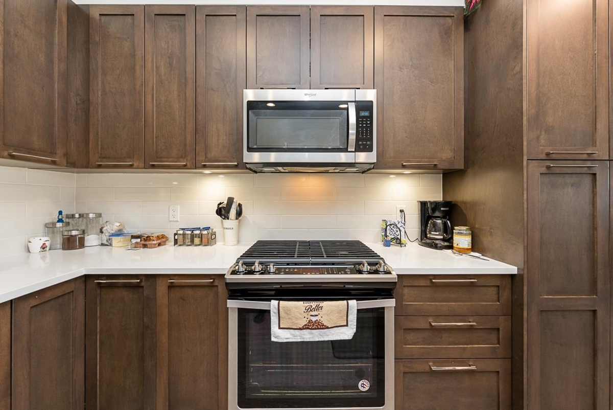 Kitchen Island Photo of 309 22087 49 Avenue, Langley, BC