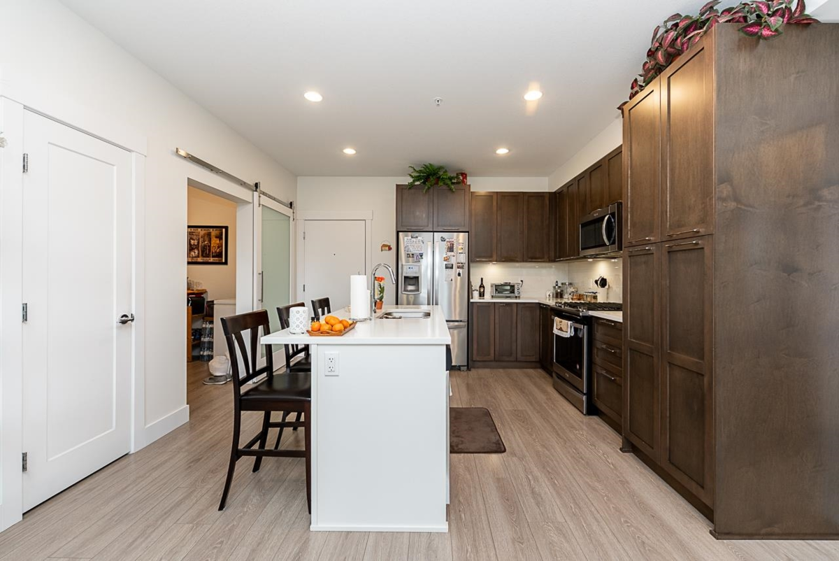 Kitchen Photo of 309 22087 49 Avenue, Langley, BC