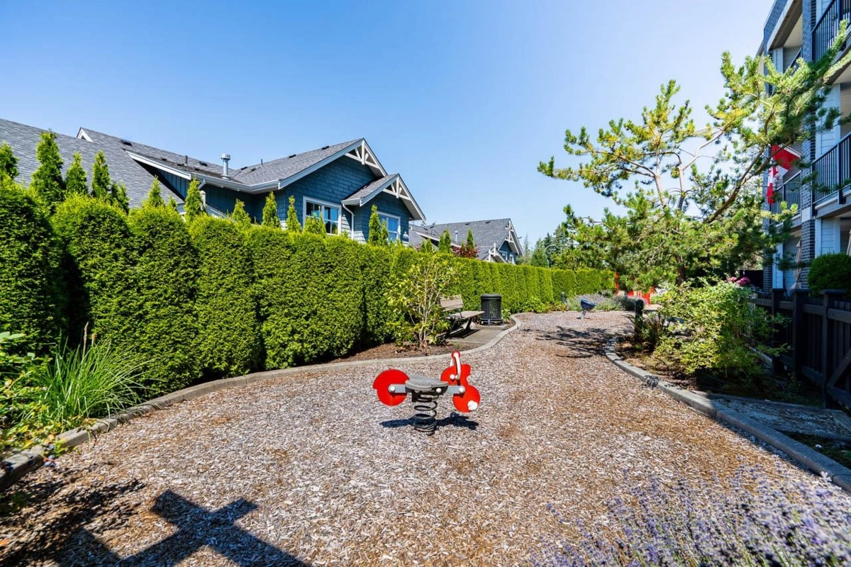 Outdoor Patio Photo of 309 22087 49 Avenue, Langley, BC