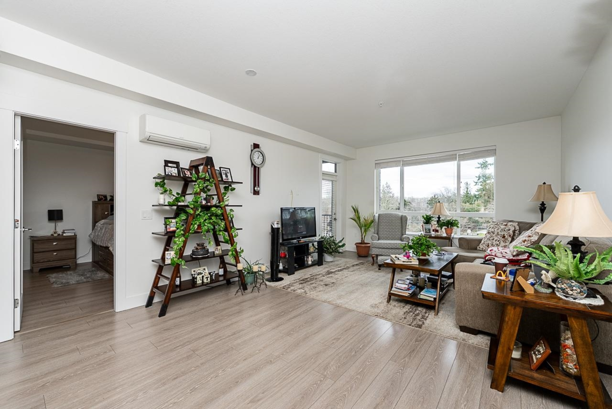 Primary Bathroom Photo of 309 22087 49 Avenue, Langley, BC