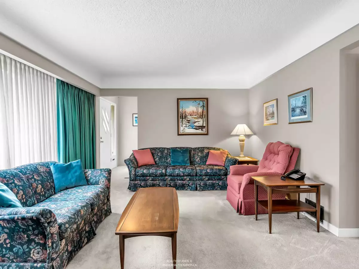 Family Room Photo of 4830 Southlawn Drive, Burnaby, BC