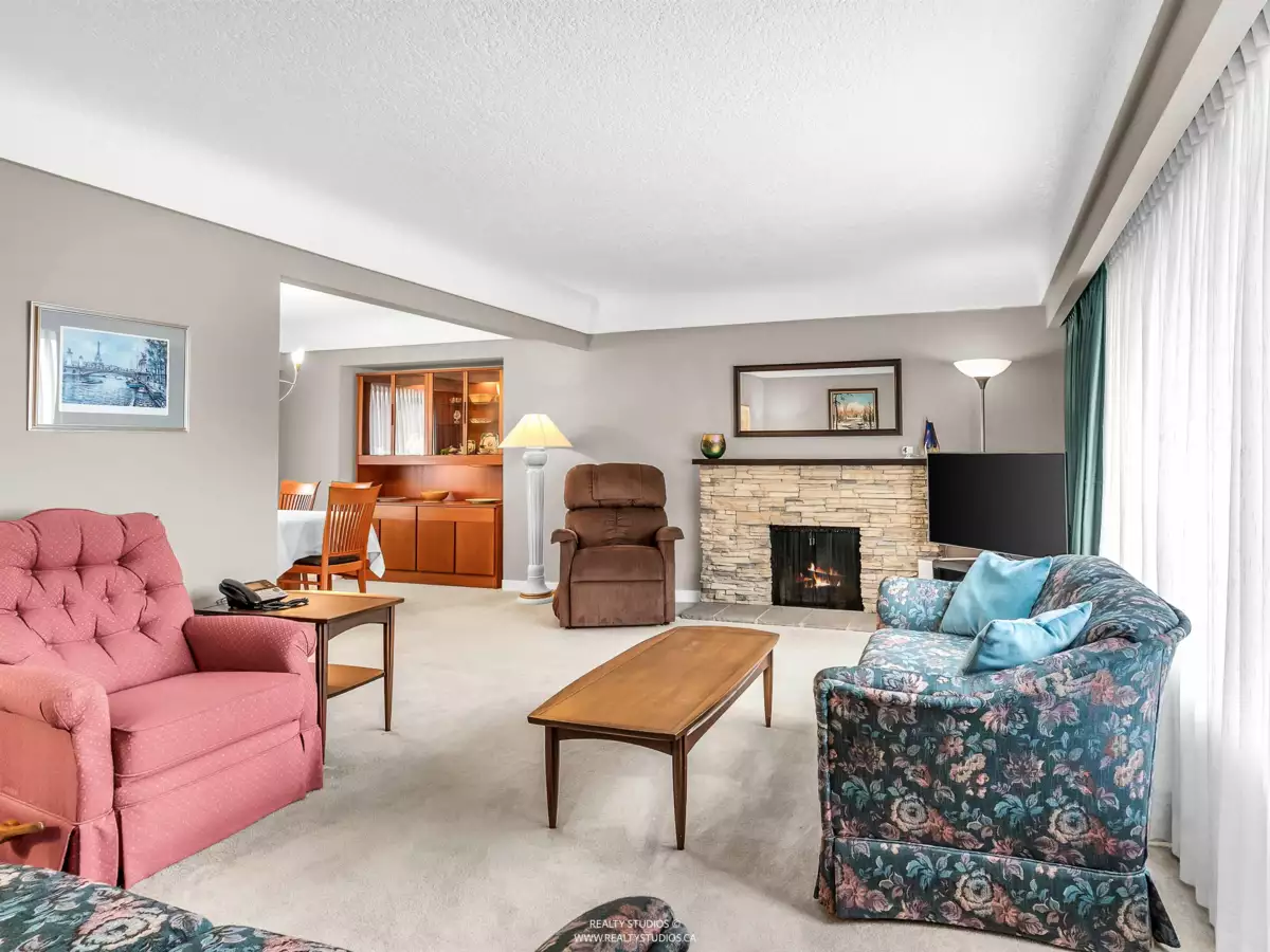 Living Room Photo of 4830 Southlawn Drive, Burnaby, BC