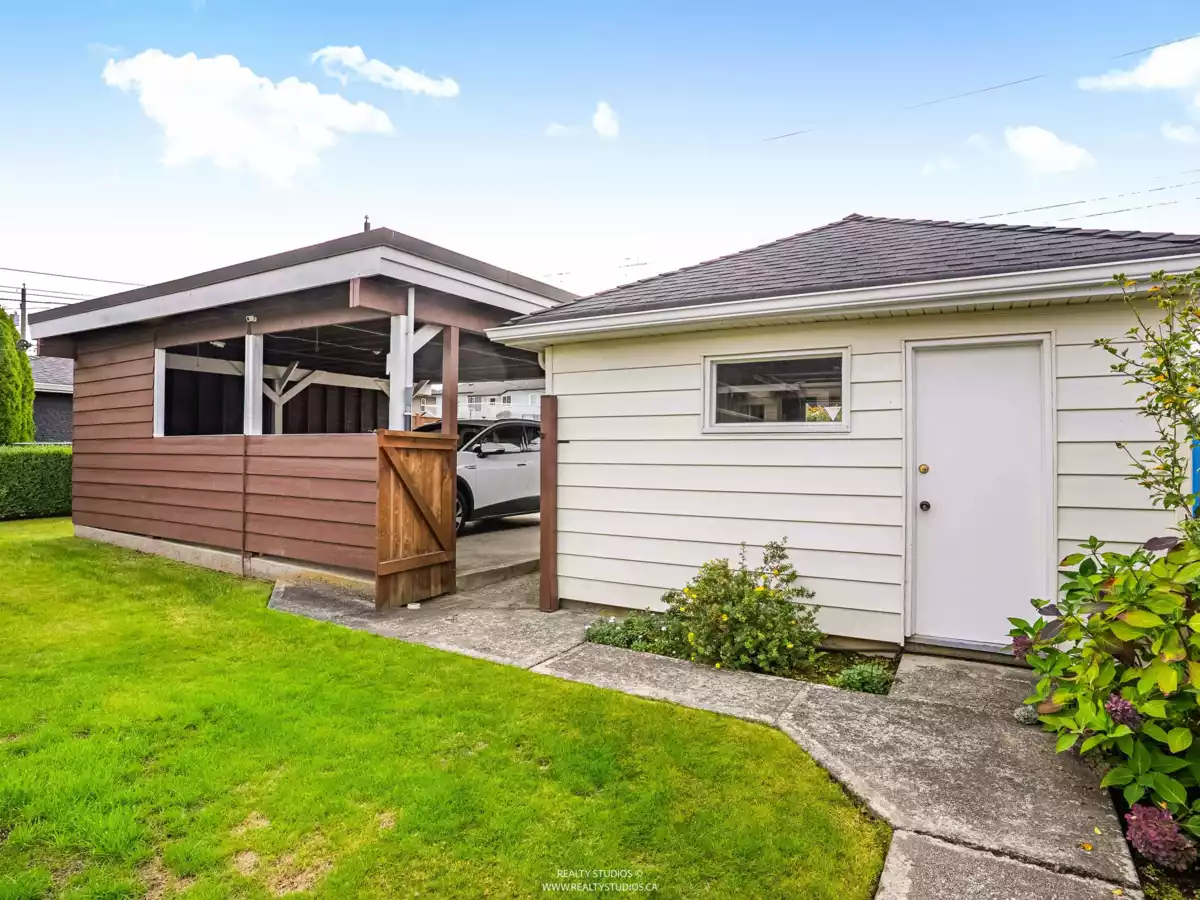 Loft / Bonus Room Photo of 4830 Southlawn Drive, Burnaby, BC