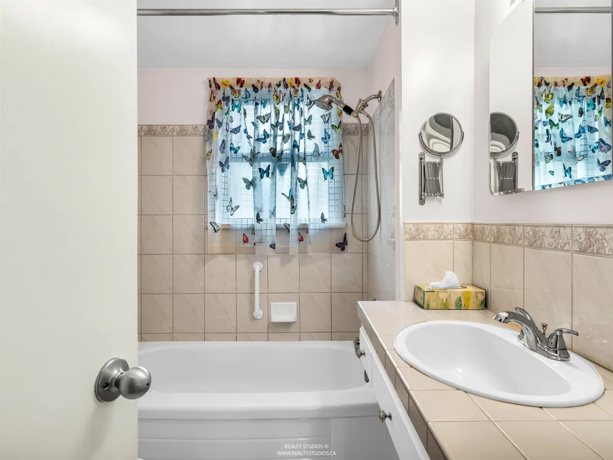 Primary Bedroom Photo of 4830 Southlawn Drive, Burnaby, BC