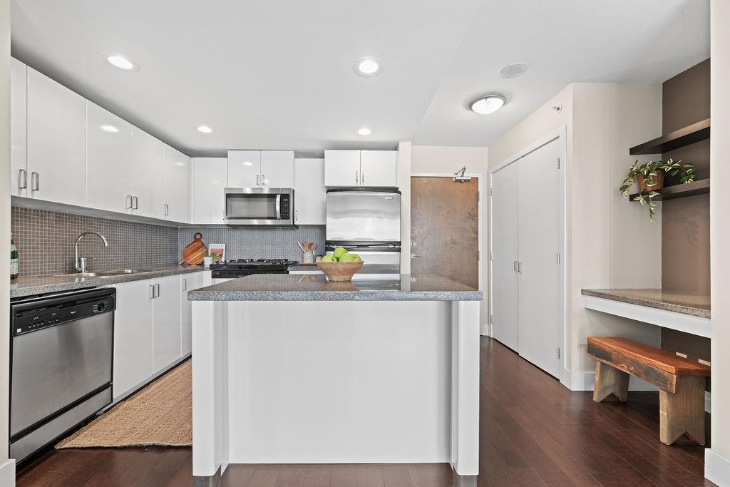 Family Room Photo of 1209 155 W 1st Street, North Vancouver, BC