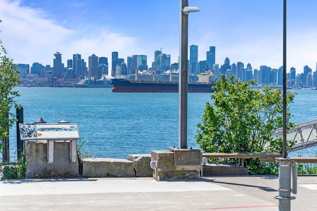 Laundry Room Photo of 1209 155 W 1st Street, North Vancouver, BC