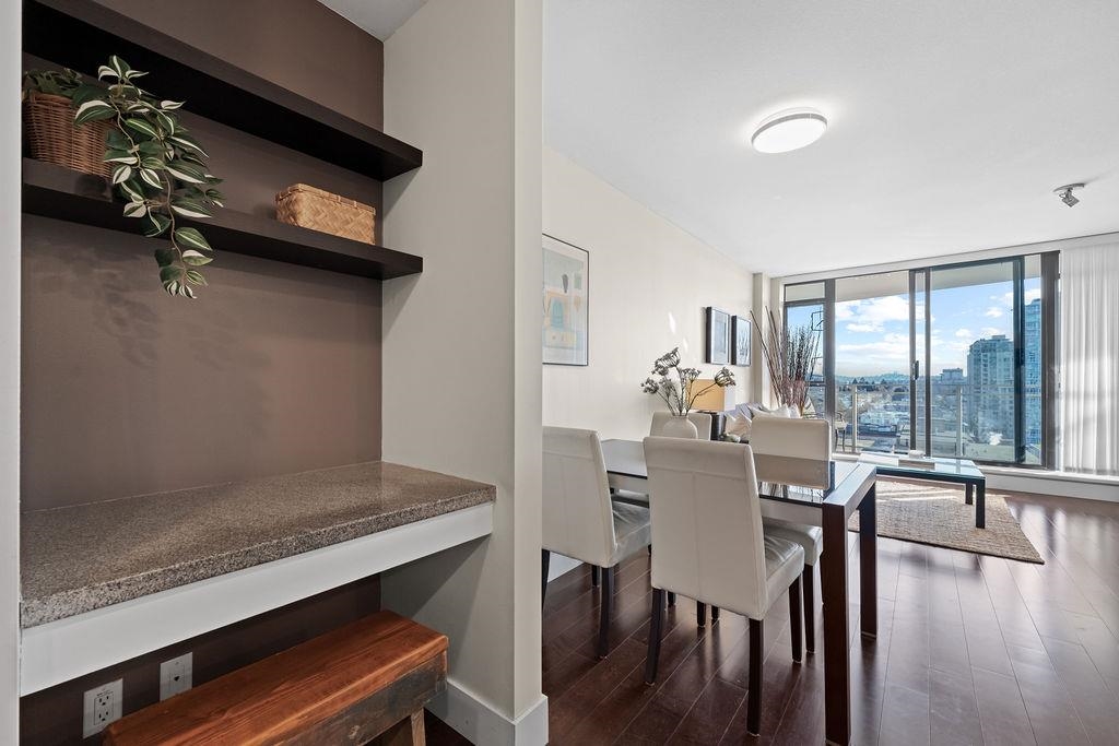 Primary Bedroom Photo of 1209 155 W 1st Street, North Vancouver, BC