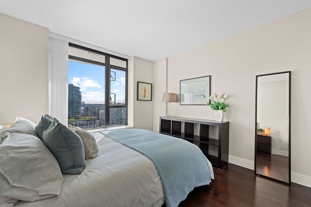 Walk-In Closet Photo of 1209 155 W 1st Street, North Vancouver, BC