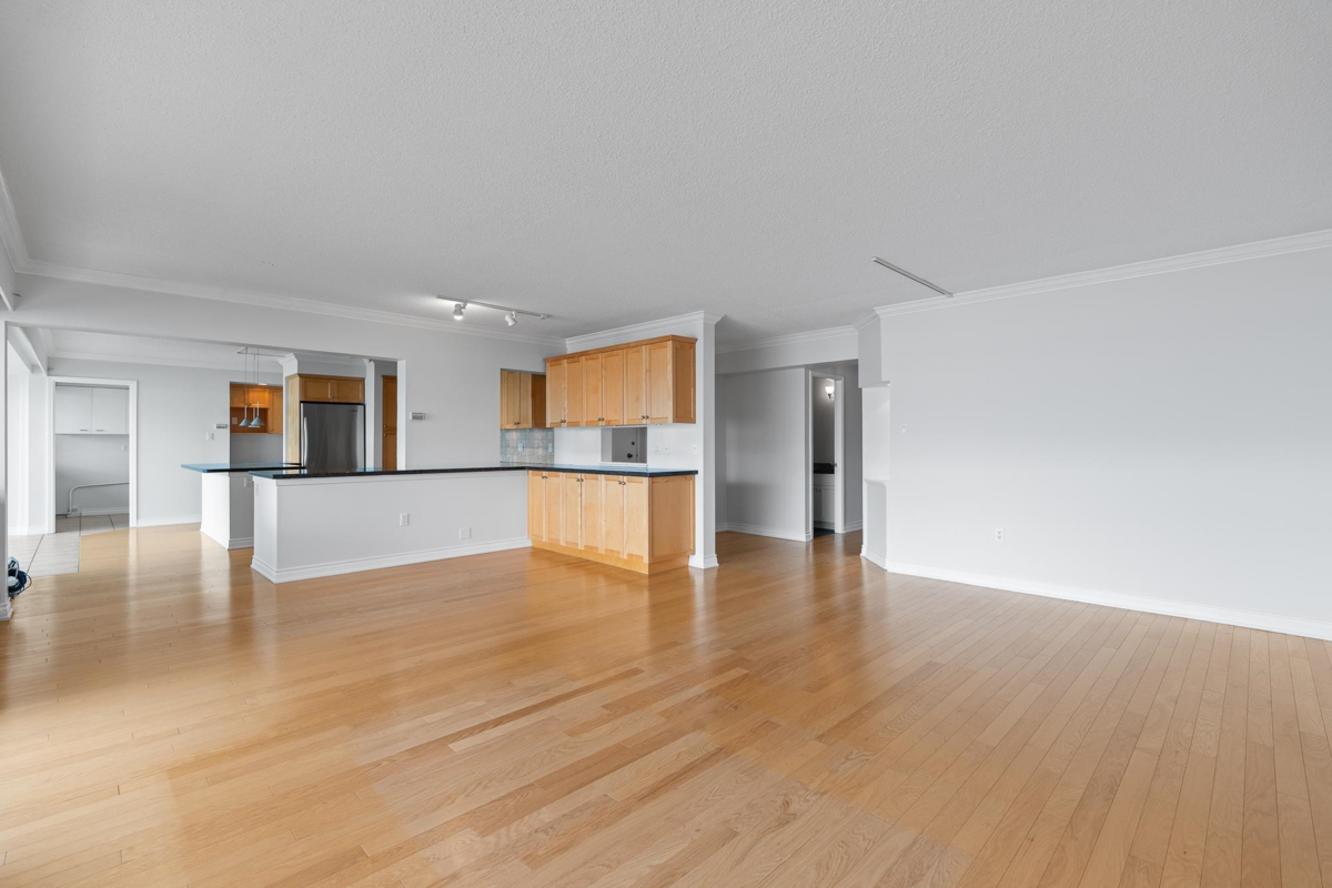 Bedroom 2 Photo of 203 150 24th Street, West Vancouver, BC