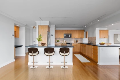 Kitchen Photo of 203 150 24th Street, West Vancouver, BC