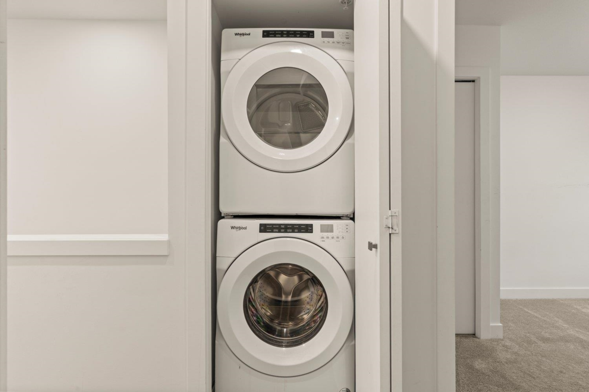 Hallway Photo of 413 46150 Thomas Road, Chilliwack, BC