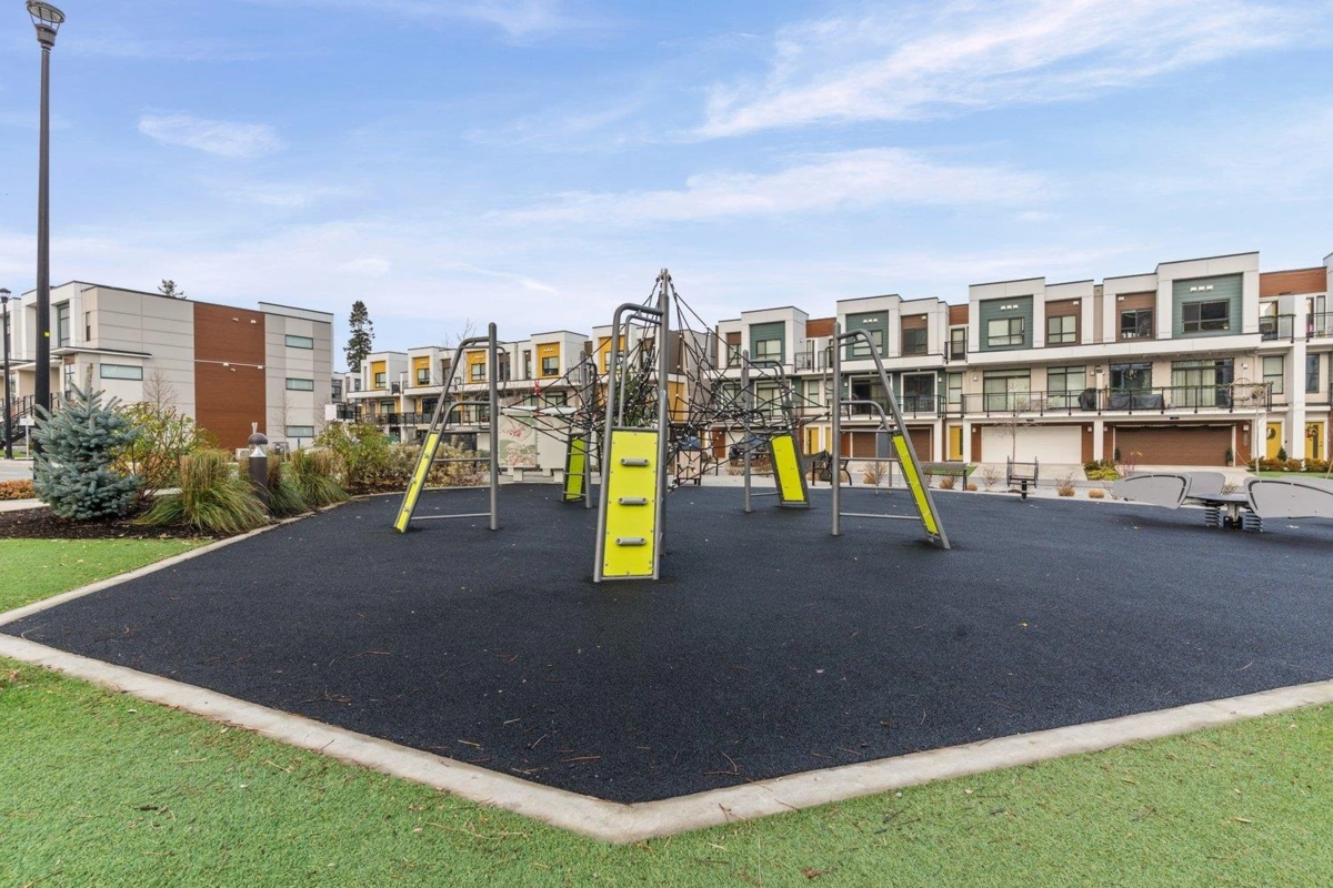 Hot Tub / Spa Photo of 413 46150 Thomas Road, Chilliwack, BC