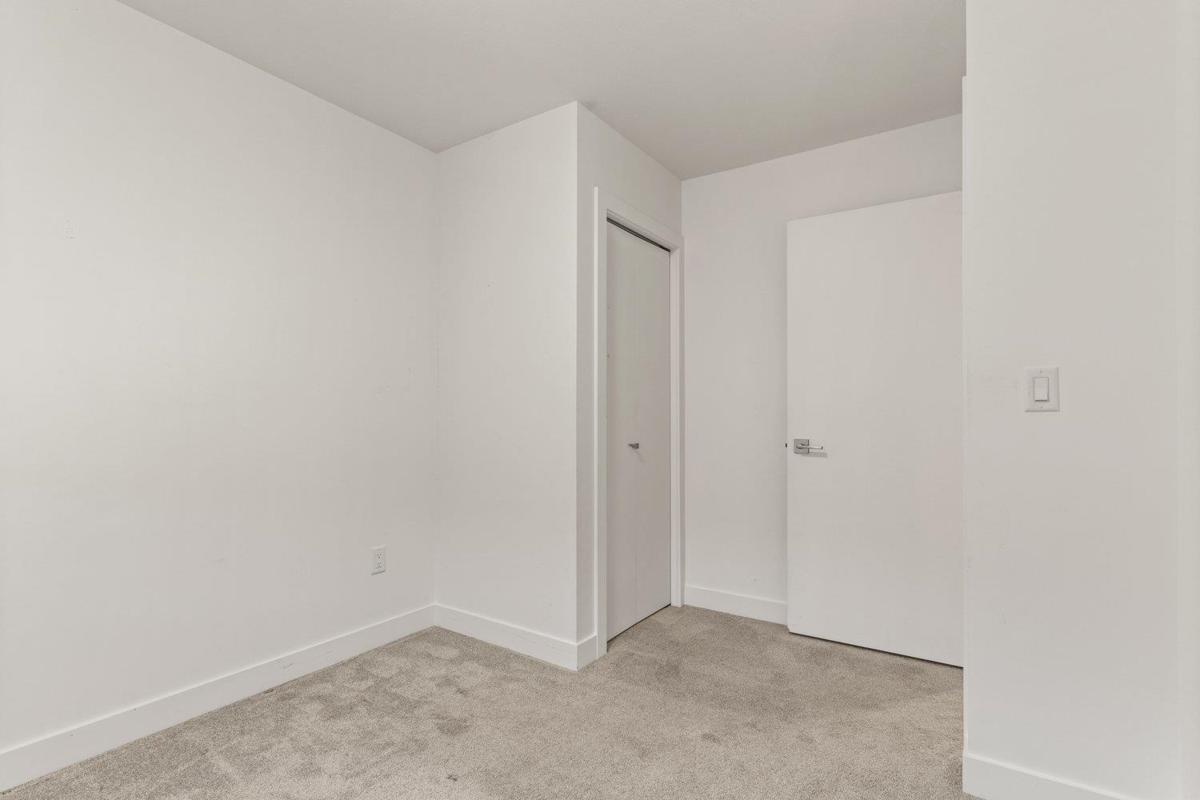 Laundry Room Photo of 413 46150 Thomas Road, Chilliwack, BC