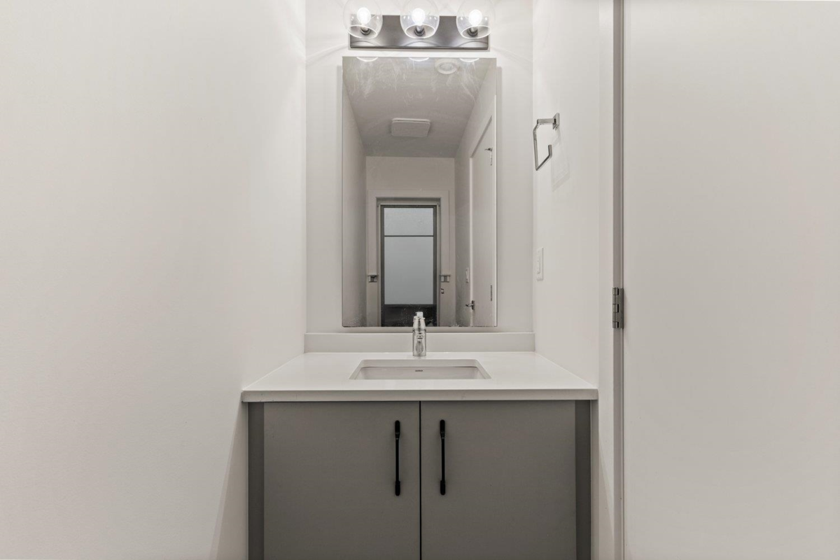 Outdoor Deck Photo of 413 46150 Thomas Road, Chilliwack, BC