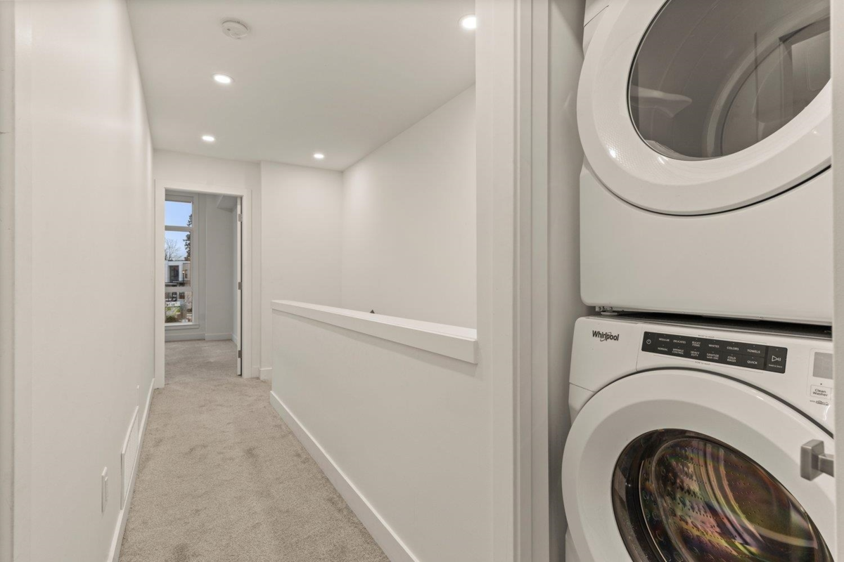 Staircase Photo of 413 46150 Thomas Road, Chilliwack, BC