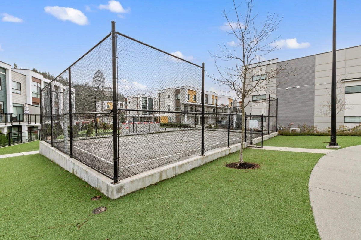 Swimming Pool Photo of 413 46150 Thomas Road, Chilliwack, BC