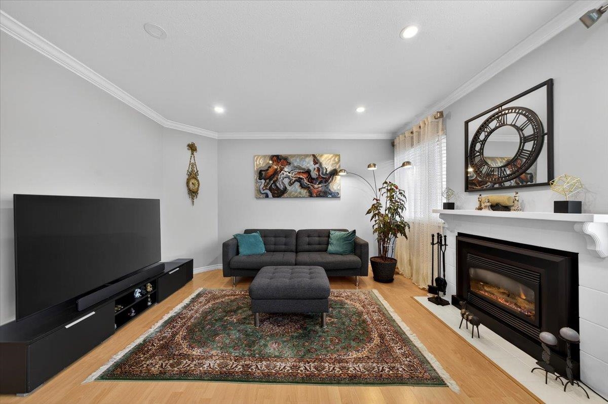 Breakfast Nook Photo of 203 1220 Falcon Drive, Coquitlam, BC