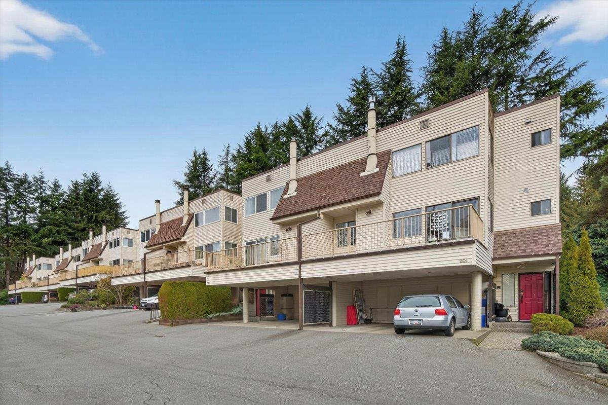 Community Amenities Photo (Clubhouse) of 203 1220 Falcon Drive, Coquitlam, BC