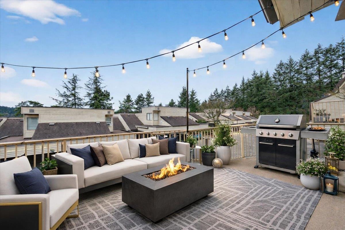 Front Yard Photo of 203 1220 Falcon Drive, Coquitlam, BC