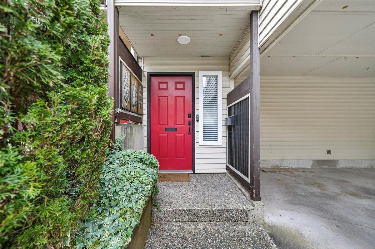 Hallway Photo of 203 1220 Falcon Drive, Coquitlam, BC