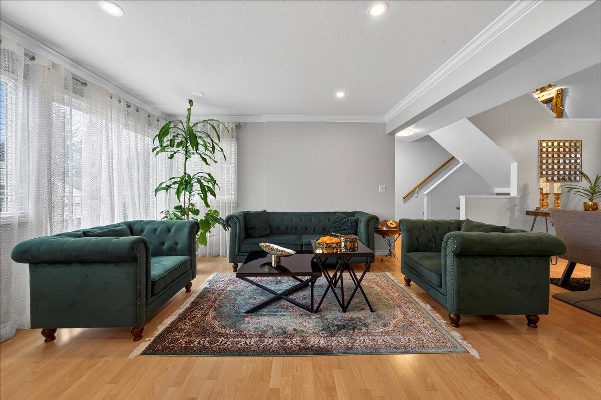 Kitchen Island Photo of 203 1220 Falcon Drive, Coquitlam, BC