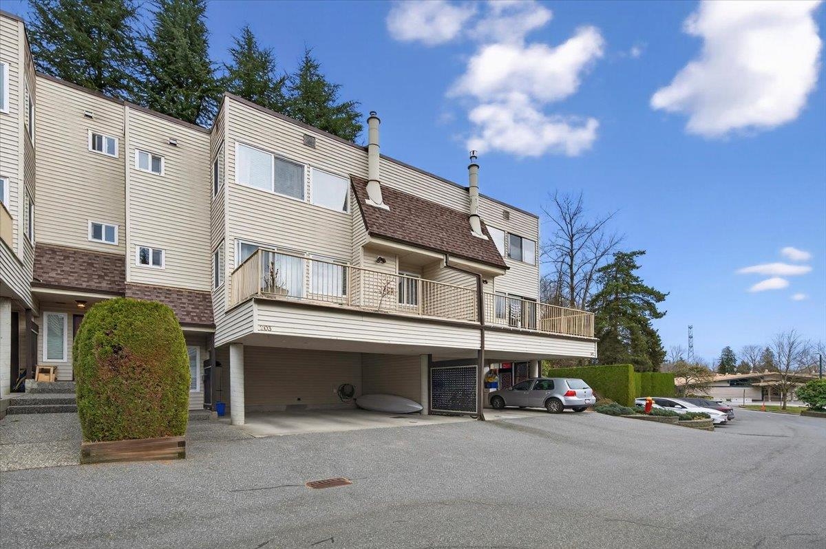 Swimming Pool Photo of 203 1220 Falcon Drive, Coquitlam, BC