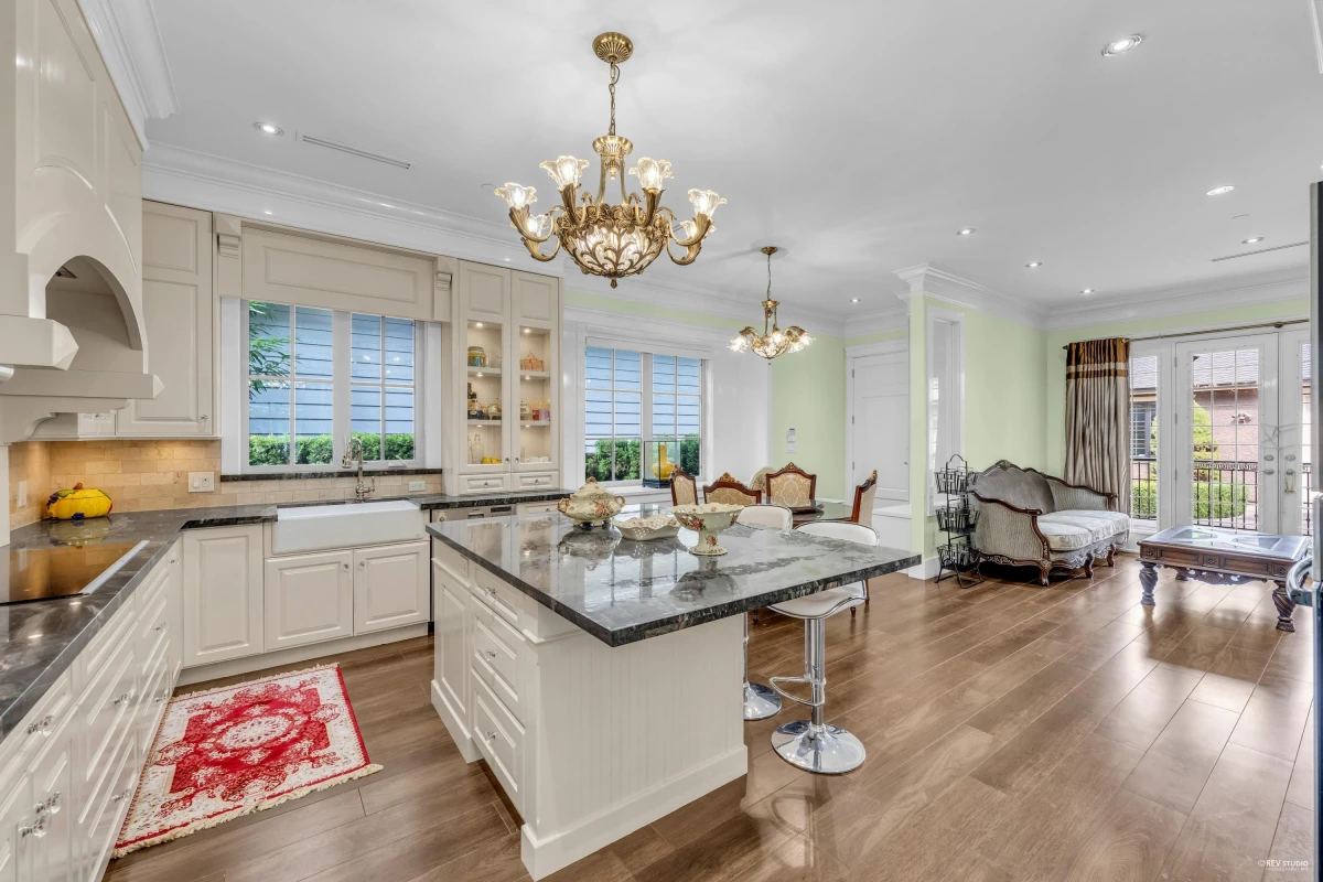 Kitchen Island Photo of 7283 Wiltshire Street, Vancouver, BC