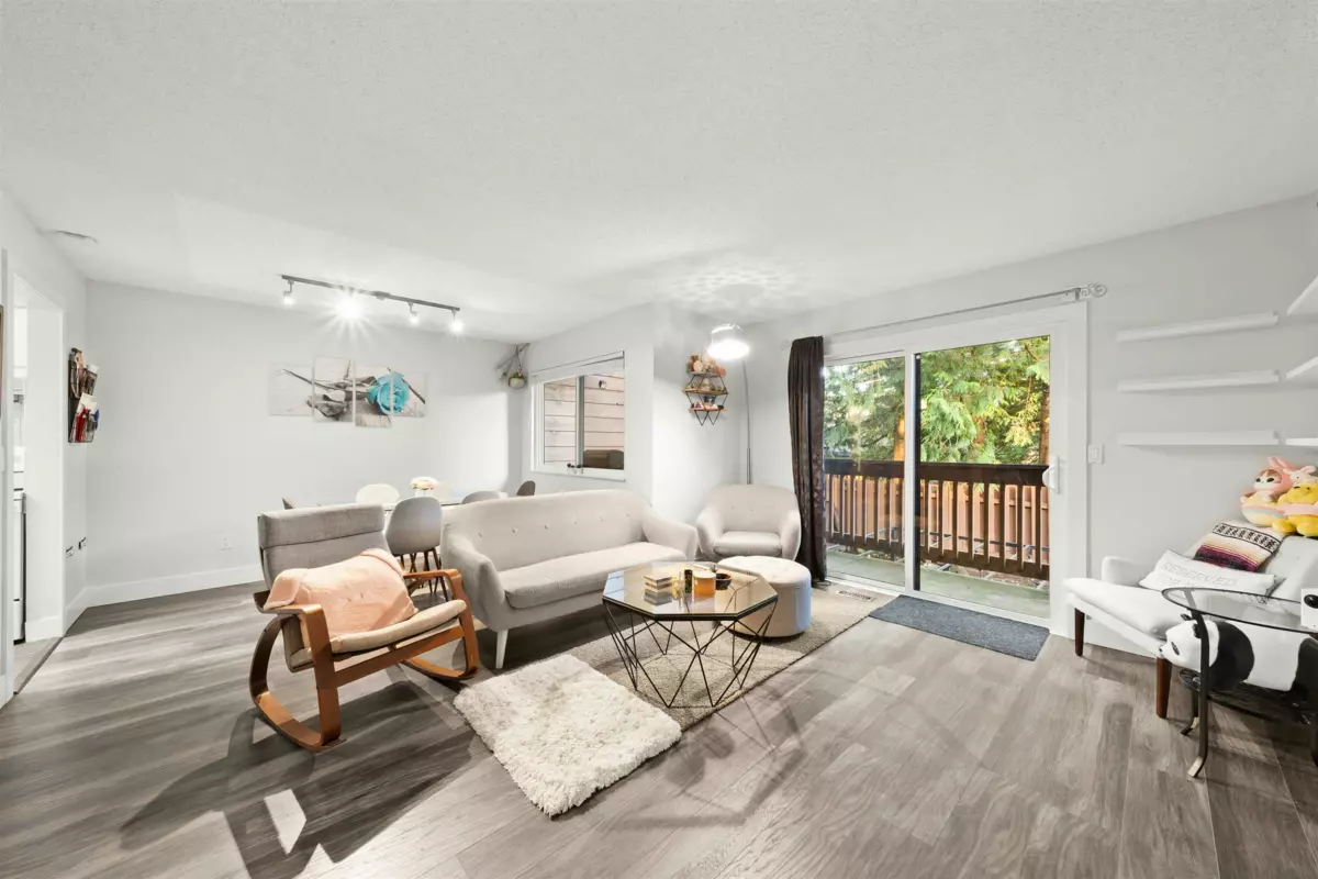 Breakfast Nook Photo of 216 Cambridge Way, Port Moody, BC