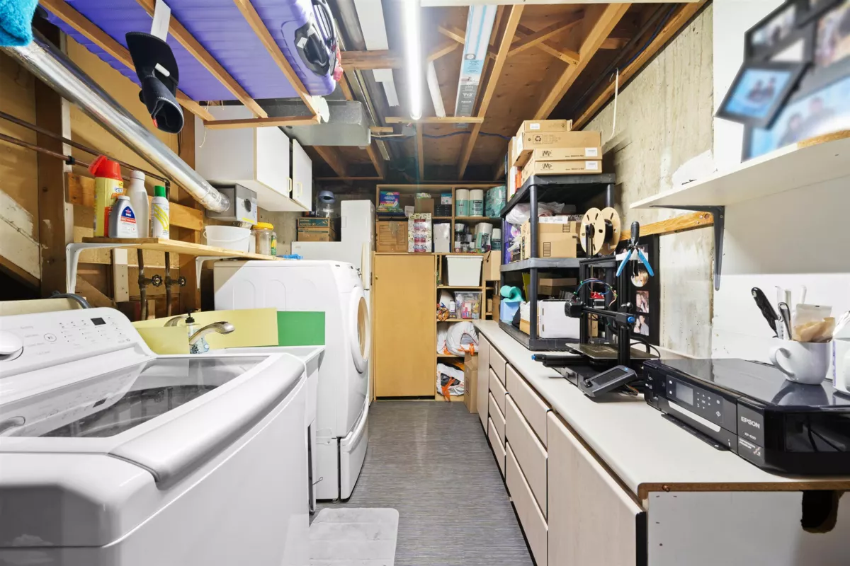 Front Yard Photo of 216 Cambridge Way, Port Moody, BC