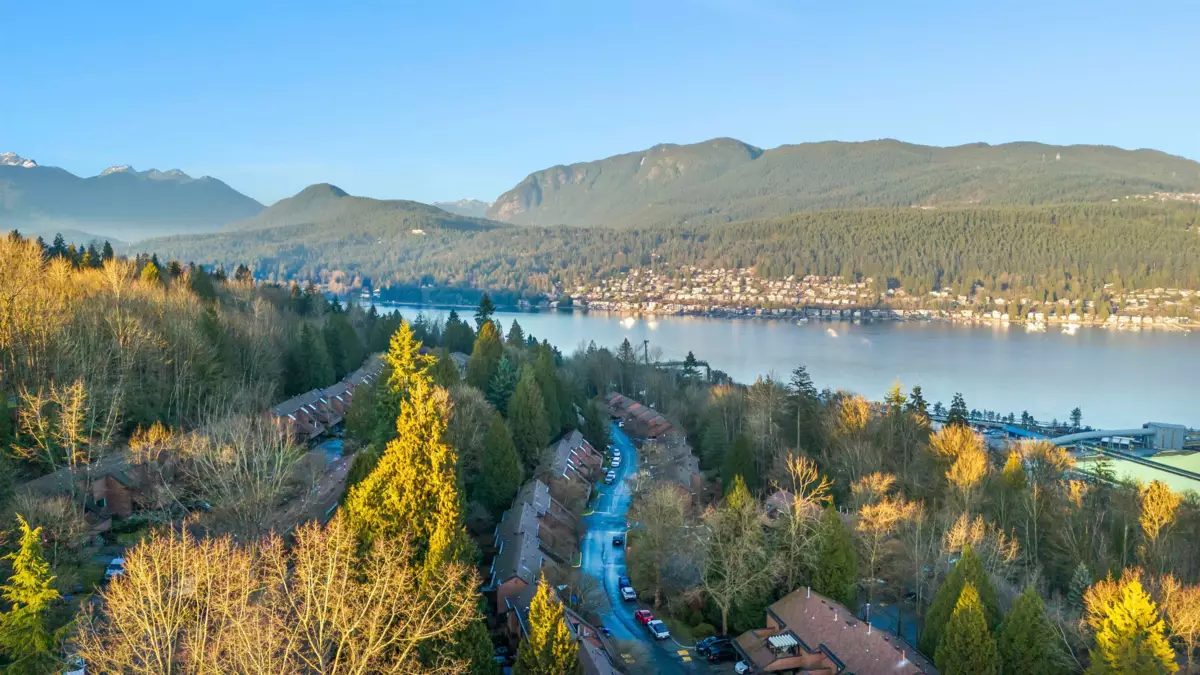 Kitchen Photo of 216 Cambridge Way, Port Moody, BC