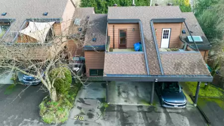 216 Cambridge Way, Port Moody, BC