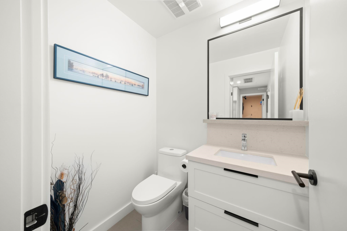 Basement Recreation Room Photo of 605 3038 St George Street, Port Moody, BC