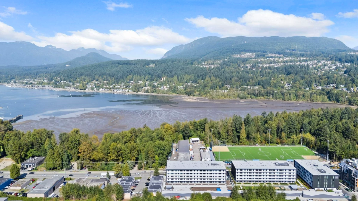 Front Yard Photo of 605 3038 St George Street, Port Moody, BC
