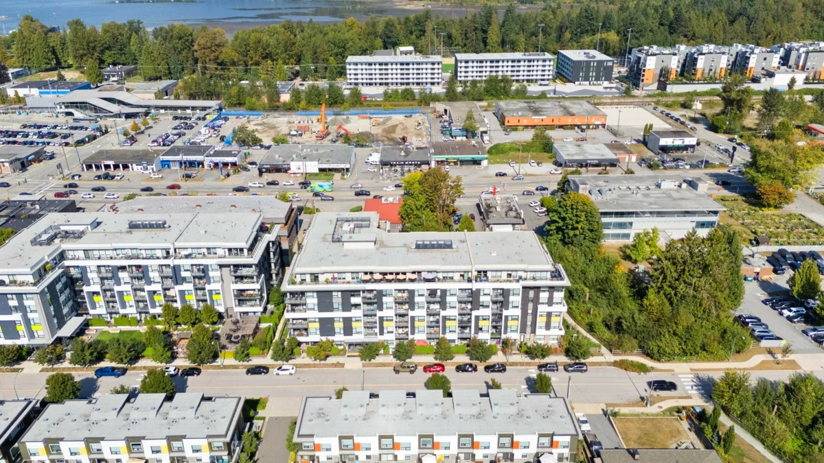 Hot Tub / Spa Photo of 605 3038 St George Street, Port Moody, BC