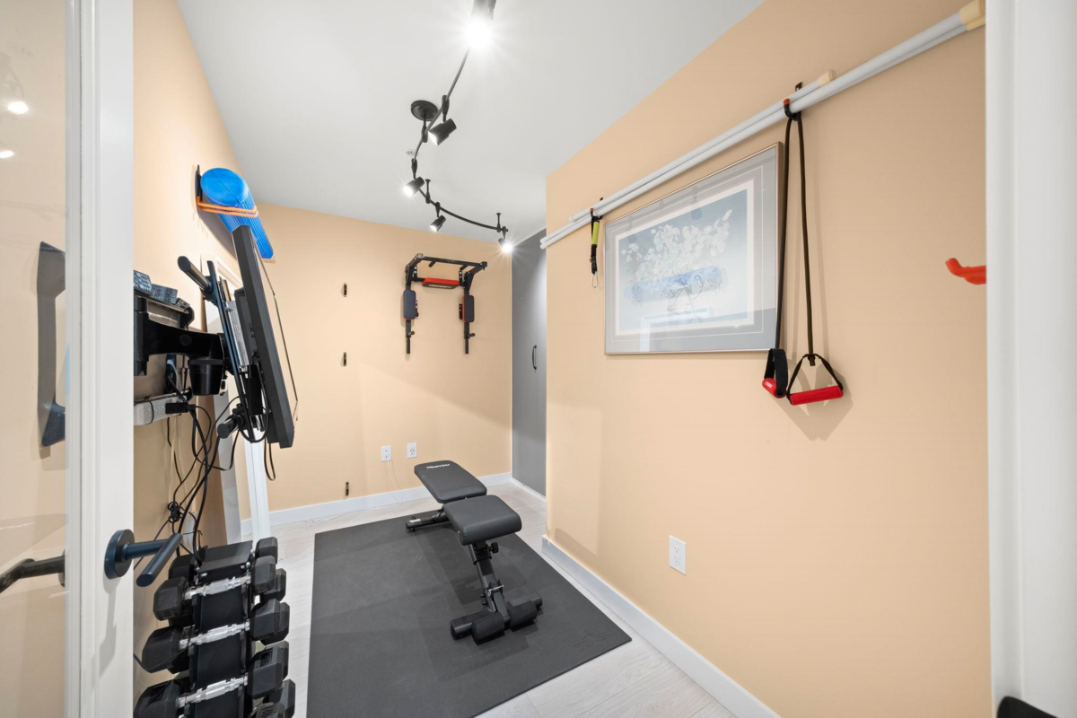 Laundry Room Photo of 605 3038 St George Street, Port Moody, BC