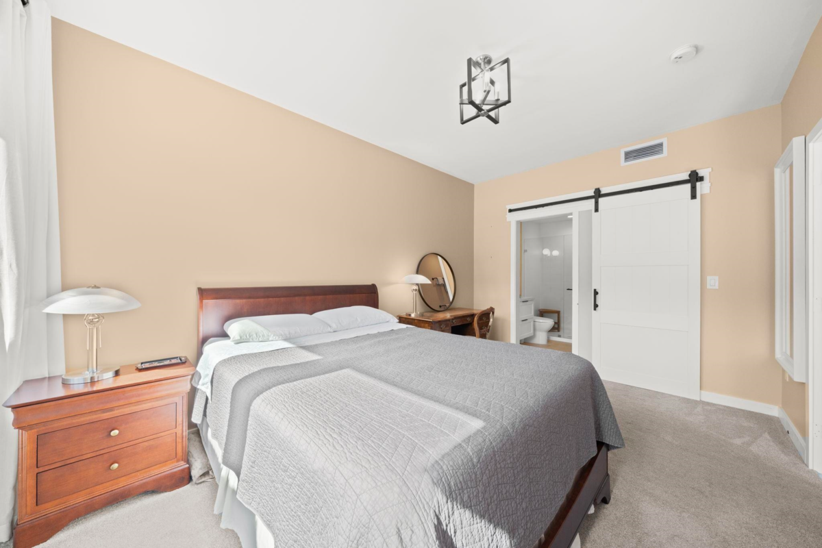 Office / Den Photo of 605 3038 St George Street, Port Moody, BC