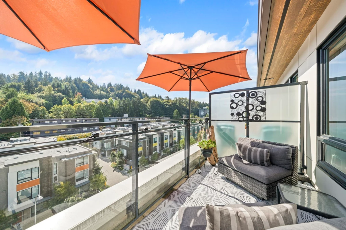 Staircase Photo of 605 3038 St George Street, Port Moody, BC