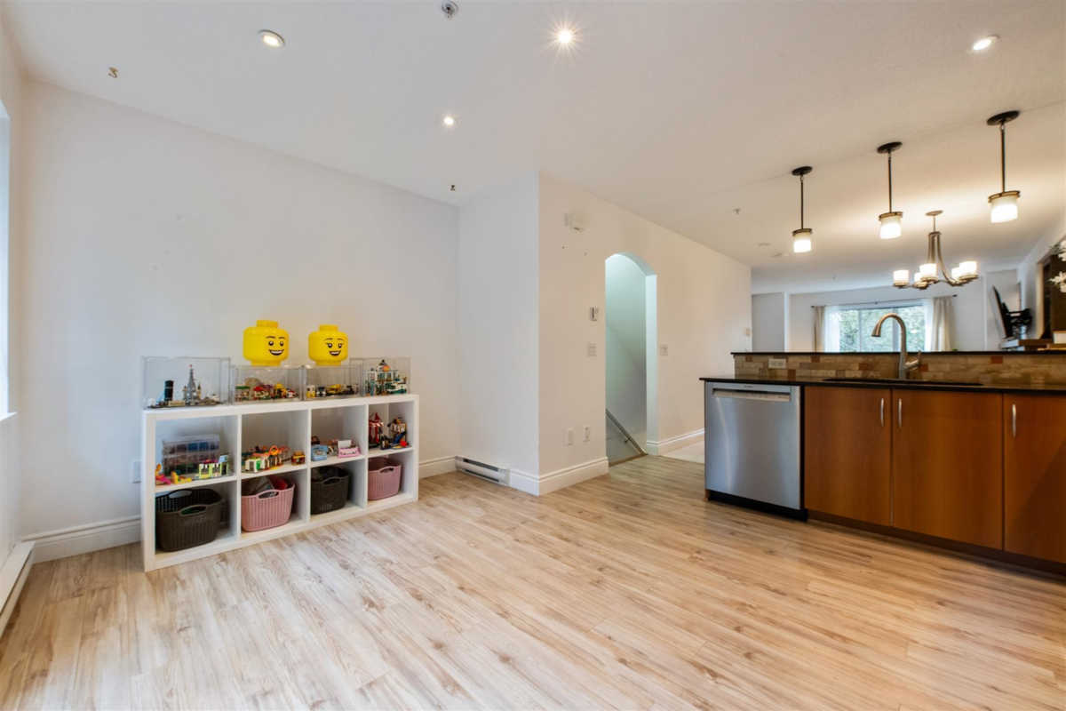 Kitchen Photo of 47 6747 203 Street, Langley, BC
