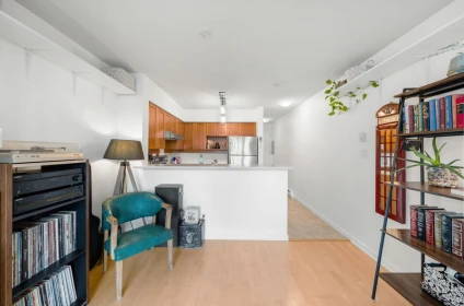 301 3727 W 10 Avenue, Vancouver, BC
