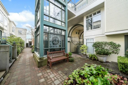Hallway Photo of 301 3727 W 10 Avenue, Vancouver, BC