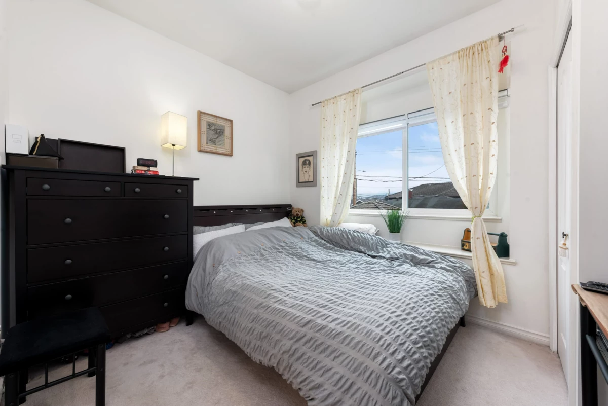 Dining Area Photo of 2423 E 4th Avenue, Vancouver, BC