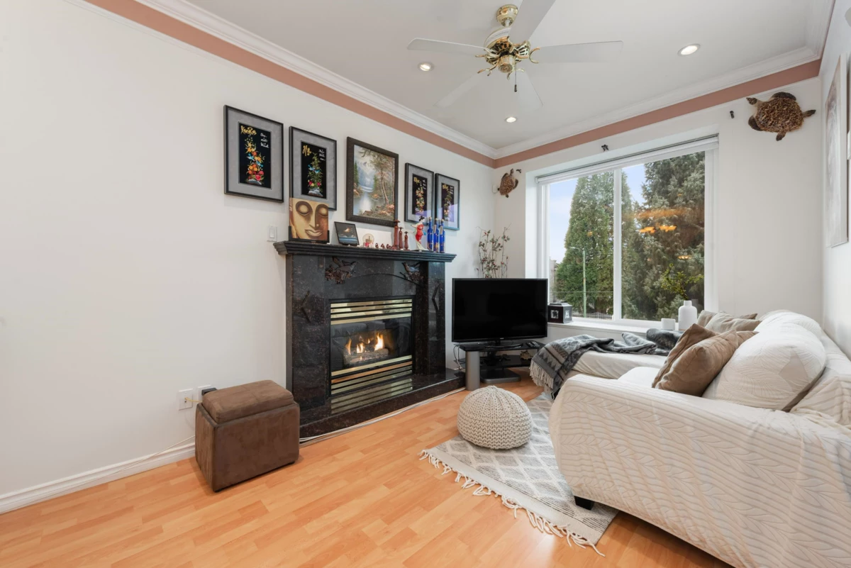 Living Room Photo of 2423 E 4th Avenue, Vancouver, BC