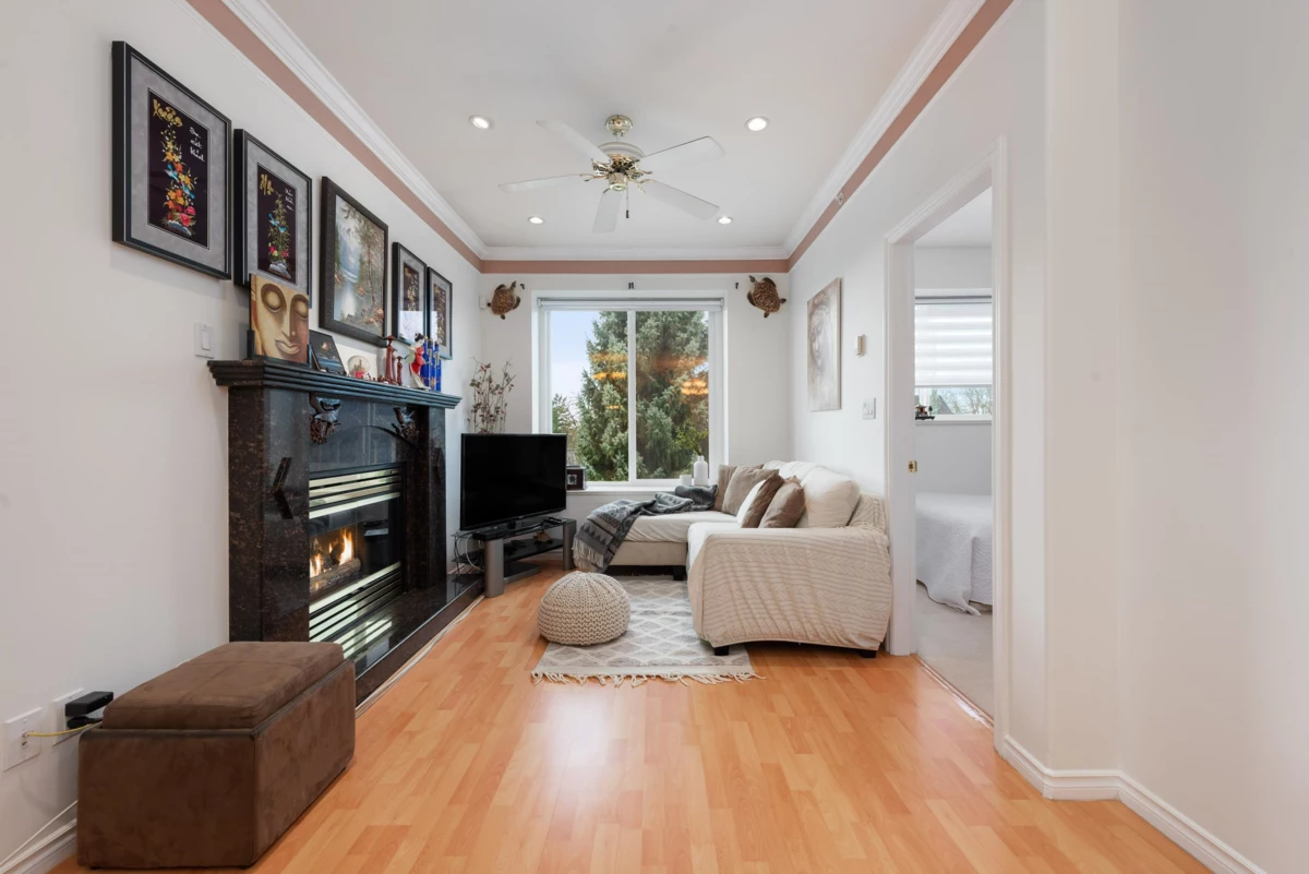 Loft / Bonus Room Photo of 2423 E 4th Avenue, Vancouver, BC