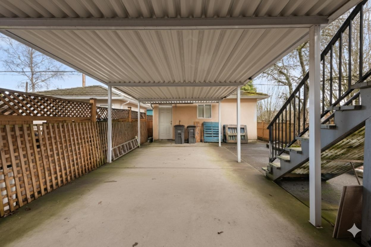 Outdoor Kitchen Photo of 2423 E 4th Avenue, Vancouver, BC
