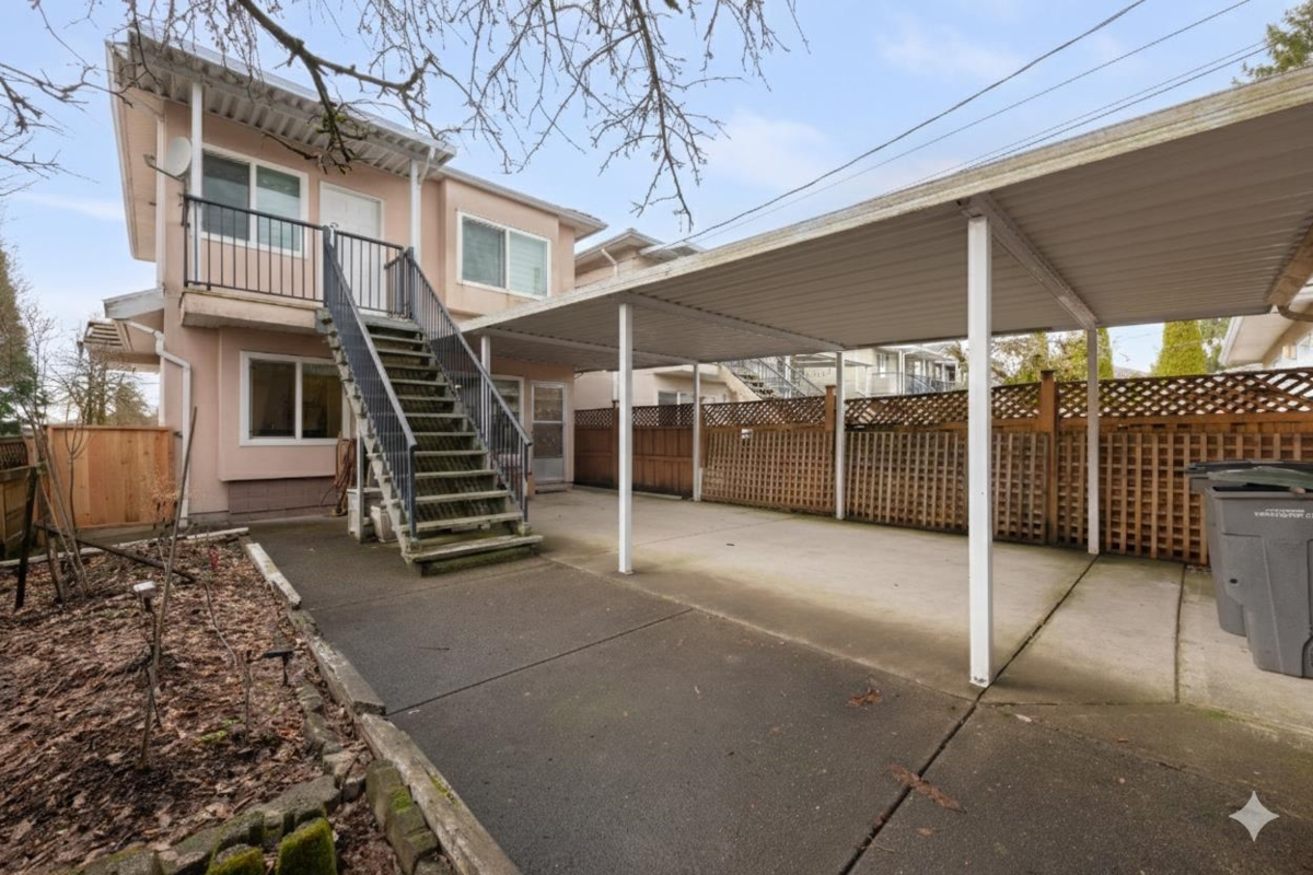 Primary Bedroom Photo of 2423 E 4th Avenue, Vancouver, BC